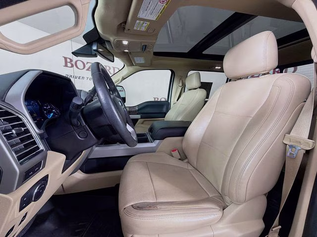 2017 White Platinum Ford Super Duty F-250 SRW Lariat 4X4 Truck