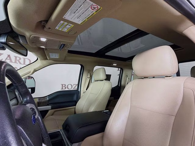 2017 White Platinum Ford Super Duty F-250 SRW Lariat 4X4 Truck