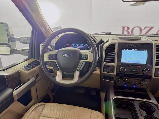 2017 White Platinum Ford Super Duty F-250 SRW Lariat 4X4 Truck