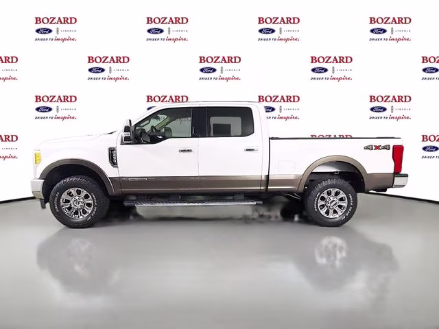 2017 White Platinum Ford Super Duty F-250 SRW Lariat 4X4 Truck