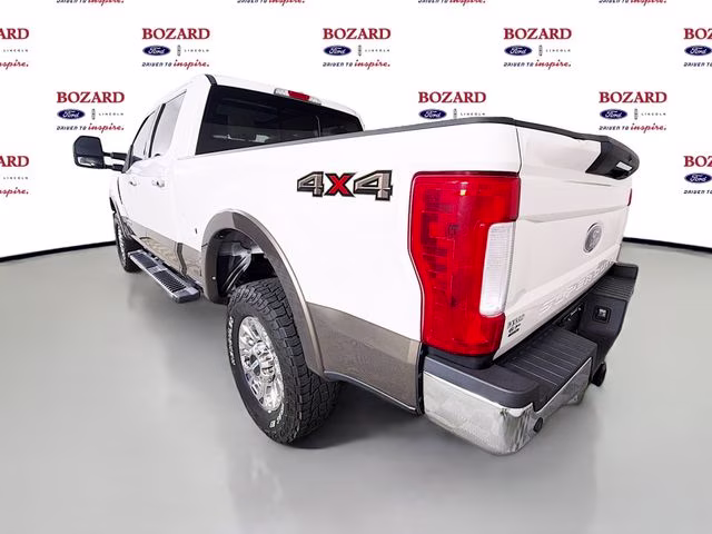 2017 White Platinum Ford Super Duty F-250 SRW Lariat 4X4 Truck