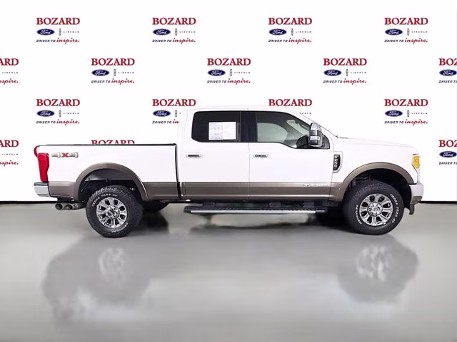 2017 White Platinum Ford Super Duty F-250 SRW Lariat 4X4 Truck