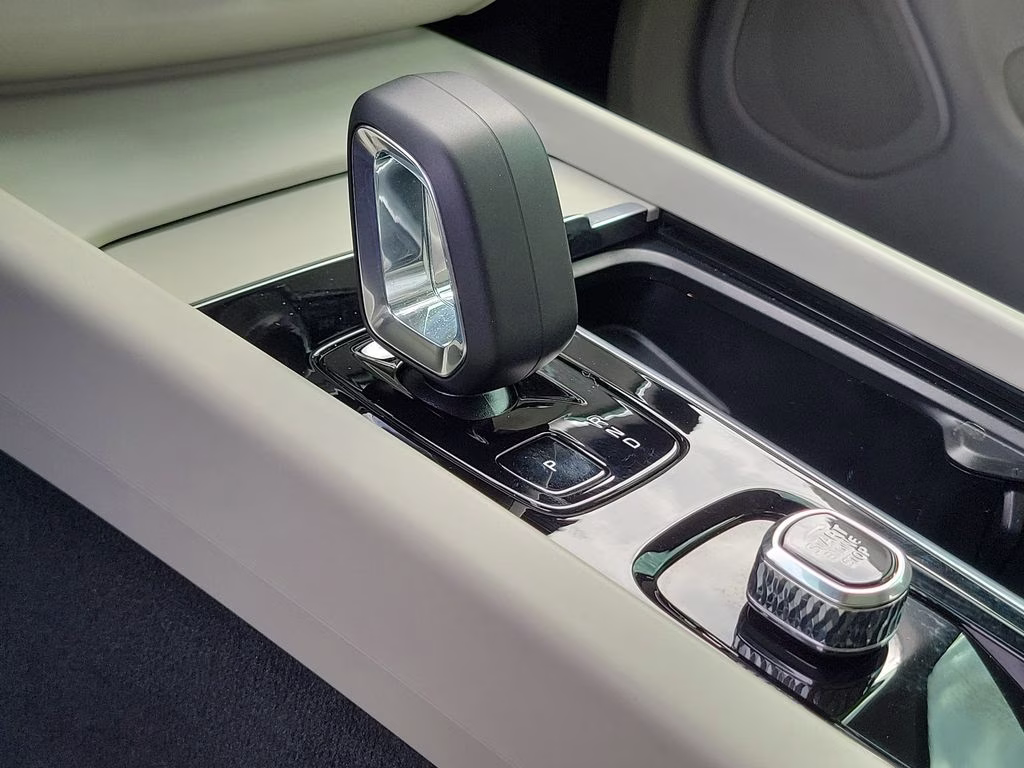 2025 Denim Blue Metallic Volvo XC60 Core AWD SUV