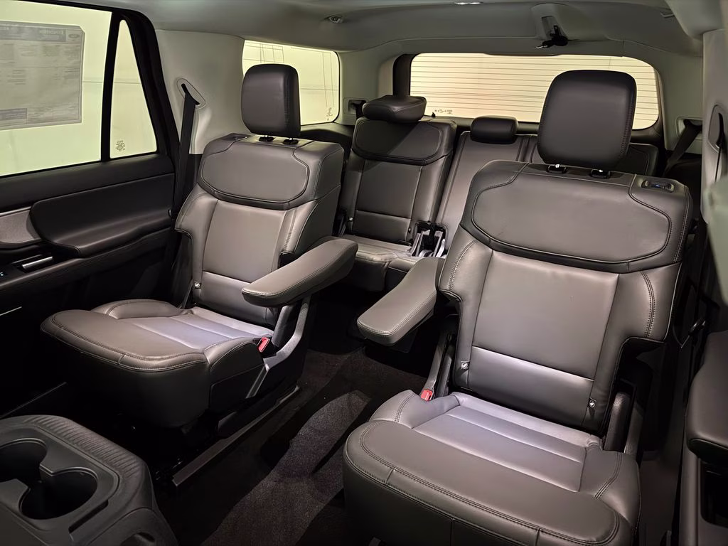 2026 Space Silver Metallic Ford Expedition Active RWD SUV