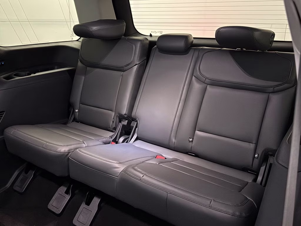 2026 Space Silver Metallic Ford Expedition Active RWD SUV