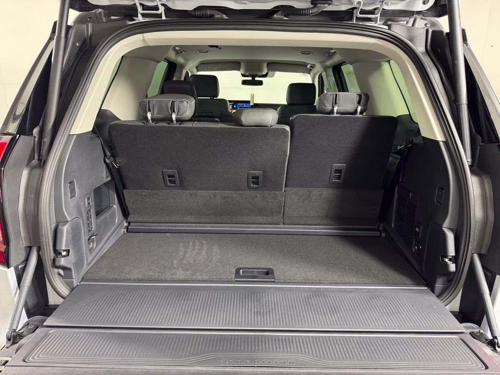 2026 Space Silver Metallic Ford Expedition Active RWD SUV