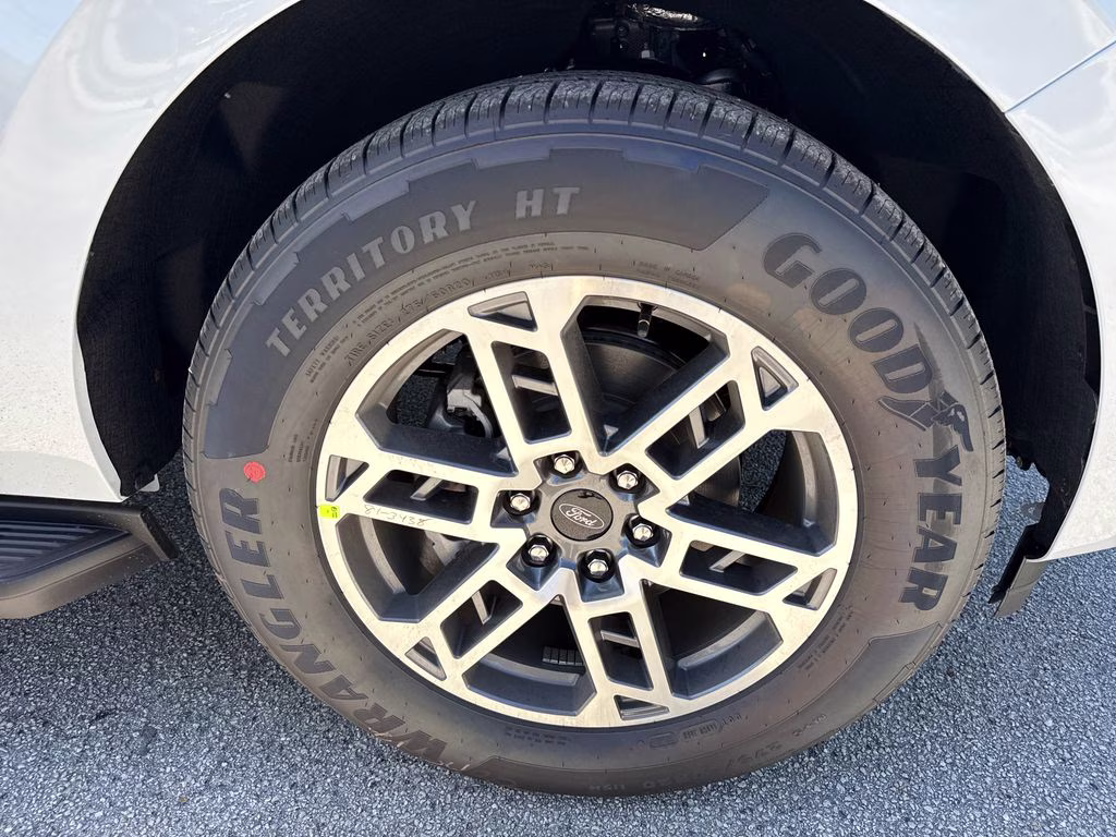 2026 Space Silver Metallic Ford Expedition Active RWD SUV
