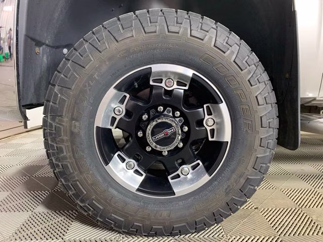 2009 Silver Birch Metallic Chevrolet Silverado 2500HD LT 4X4 Truck