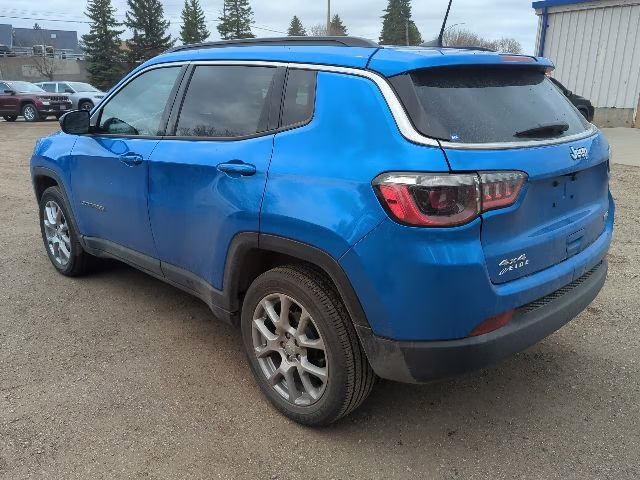 2024 Hydro Blue Pearlcoat Jeep Compass Latitude Lux 4X4 SUV