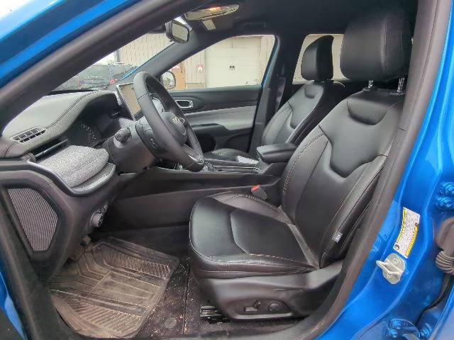 2024 Hydro Blue Pearlcoat Jeep Compass Latitude Lux 4X4 SUV