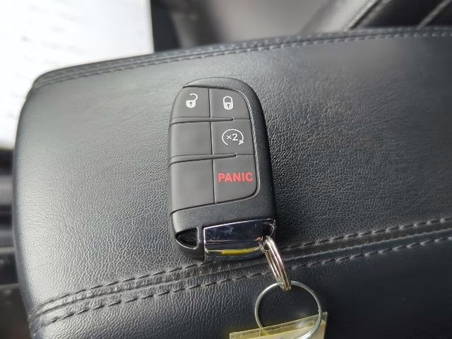 2024 Hydro Blue Pearlcoat Jeep Compass Latitude Lux 4X4 SUV