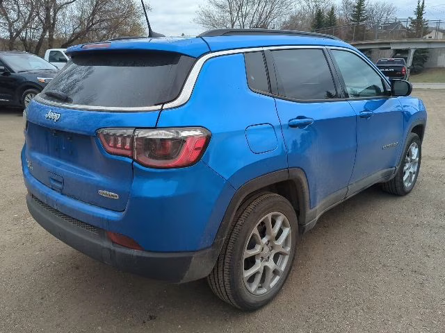 2024 Hydro Blue Pearlcoat Jeep Compass Latitude Lux 4X4 SUV