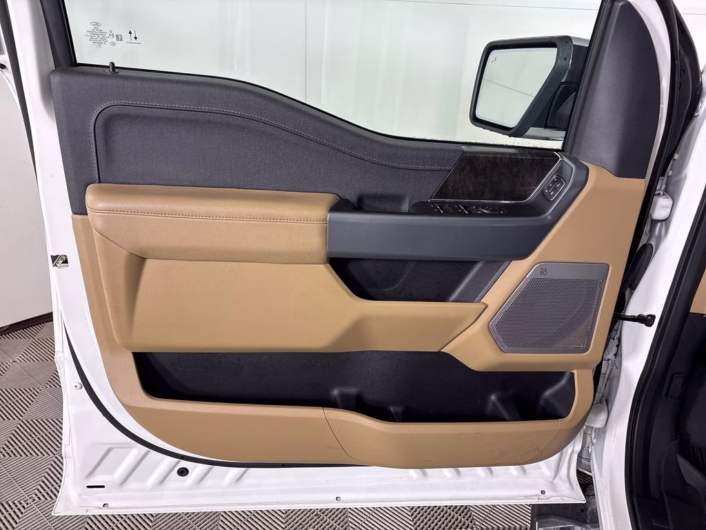 2023 White Metallic Ford F-150 Lariat 4X4 Truck