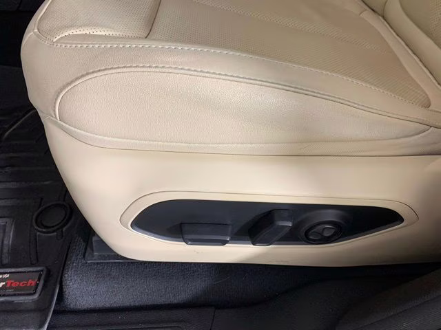 2023 Bright White Clearcoat Jeep Grand Cherokee Limited 4X4 SUV