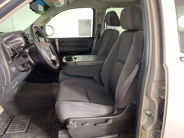 2009 Silver Birch Metallic Chevrolet Silverado 2500HD LT 4X4 Truck