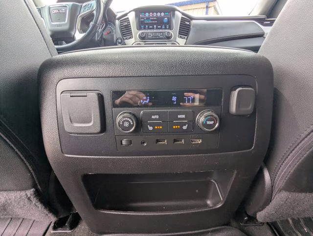 2018 Summit White GMC Yukon XL SLT 4X4 SUV