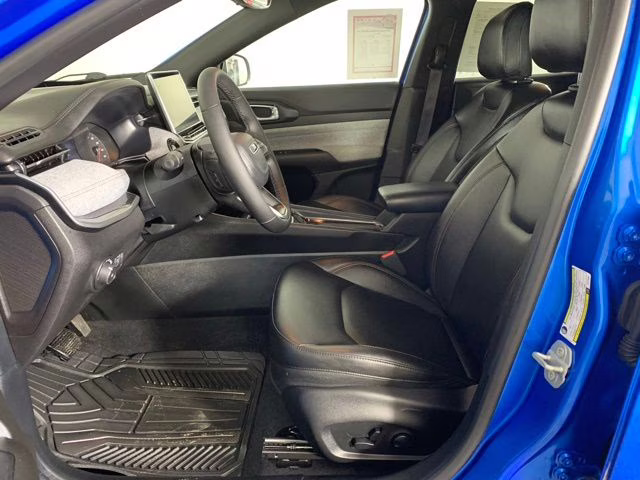 2024 Hydro Blue Pearlcoat Jeep Compass Latitude Lux 4X4 SUV