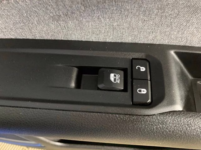 2024 Hydro Blue Pearlcoat Jeep Compass Latitude Lux 4X4 SUV
