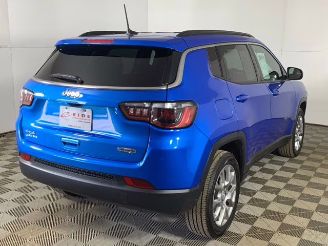 2024 Hydro Blue Pearlcoat Jeep Compass Latitude Lux 4X4 SUV