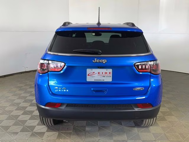 2024 Hydro Blue Pearlcoat Jeep Compass Latitude Lux 4X4 SUV