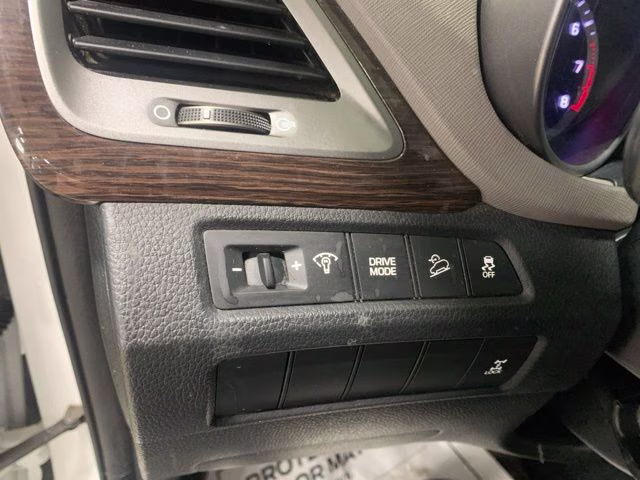 2018 Pearl White Hyundai Santa Fe Sport 2.4 Base AWD SUV