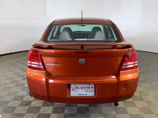 2008 Sunburst Orange Pearlcoat Dodge Avenger SE FWD Sedan