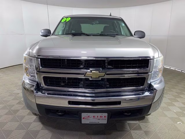 2009 Silver Birch Metallic Chevrolet Silverado 2500HD LT 4X4 Truck