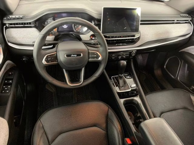 2024 Hydro Blue Pearlcoat Jeep Compass Latitude Lux 4X4 SUV
