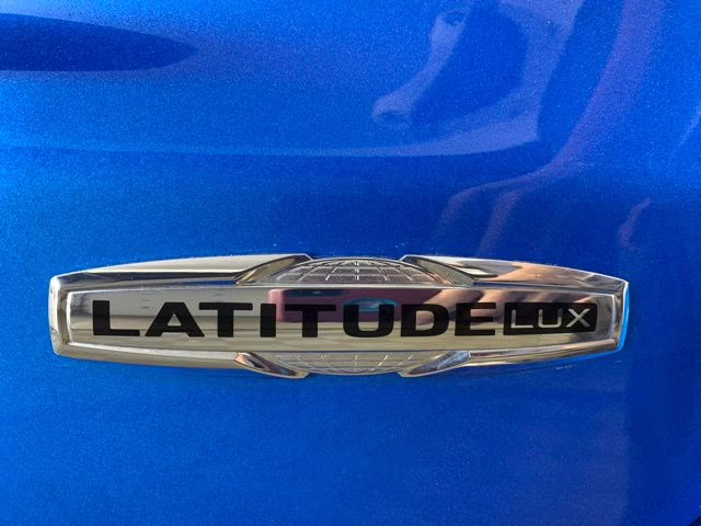 2024 Hydro Blue Pearlcoat Jeep Compass Latitude Lux 4X4 SUV