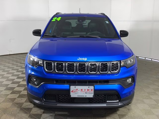 2024 Hydro Blue Pearlcoat Jeep Compass Latitude Lux 4X4 SUV