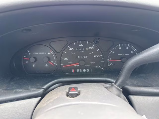 2000 Vibrant White Clearcoat Ford Taurus SES FWD Sedan