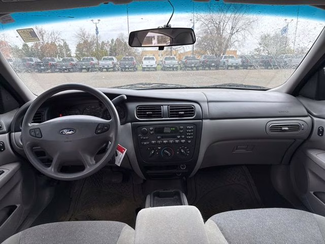 2000 White Ford Taurus SES FWD Sedan