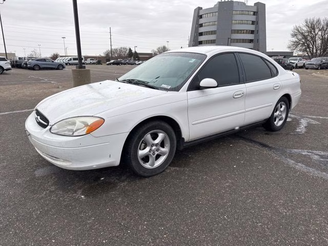2000 White Ford Taurus SES FWD Sedan