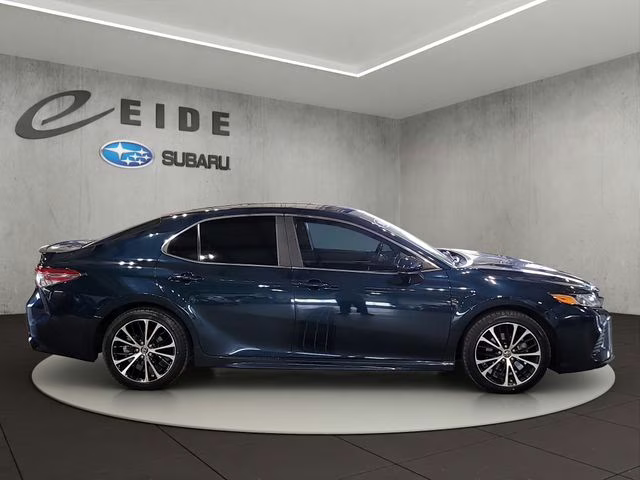 2018 Galactic Aqua Mica Toyota Camry SE FWD Sedan