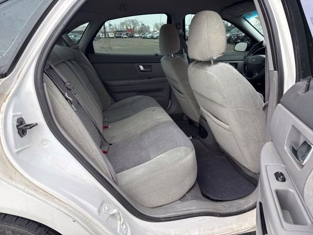 2000 White Ford Taurus SES FWD Sedan