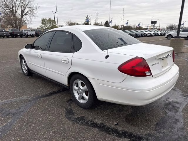 2000 White Ford Taurus SES FWD Sedan