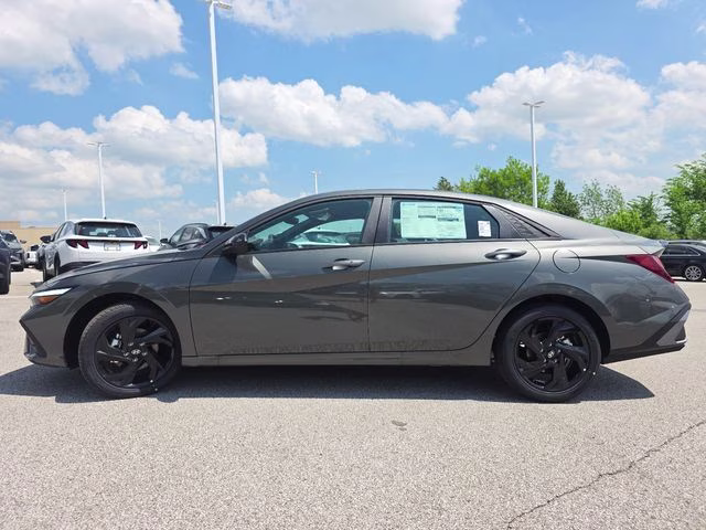 2026 Amazon Gray Hyundai Elantra SEL Sport FWD Sedan