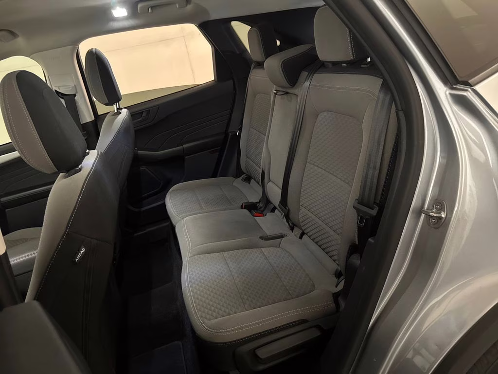 2022 Silver Metallic Ford Escape SE FWD SUV