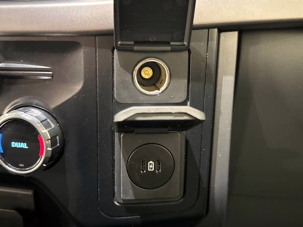 2024 Oxford White Ford F-150 XLT 4X4 Truck