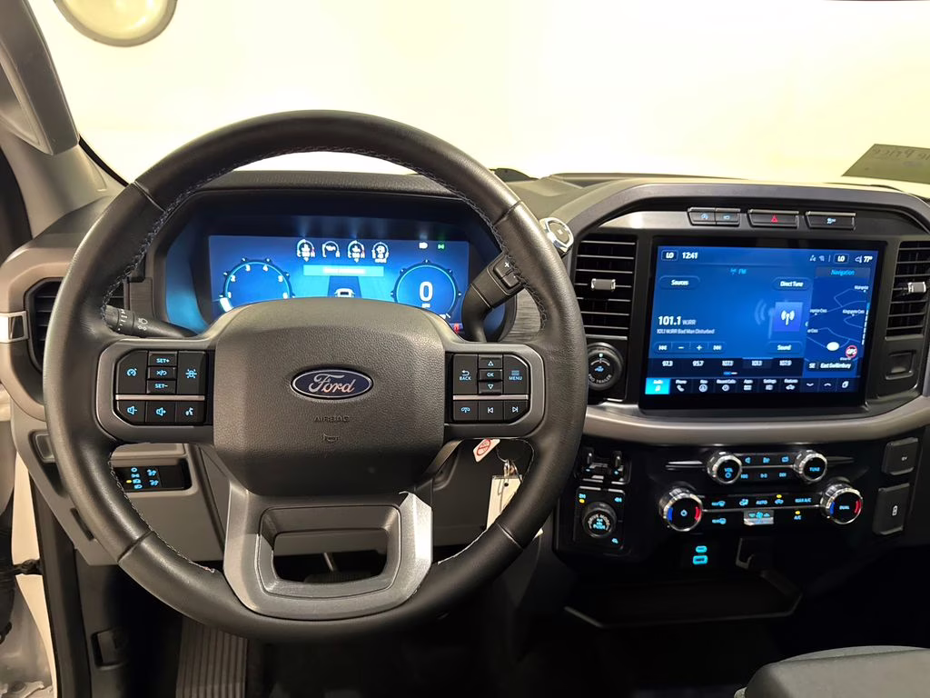 2024 Oxford White Ford F-150 XLT 4X4 Truck