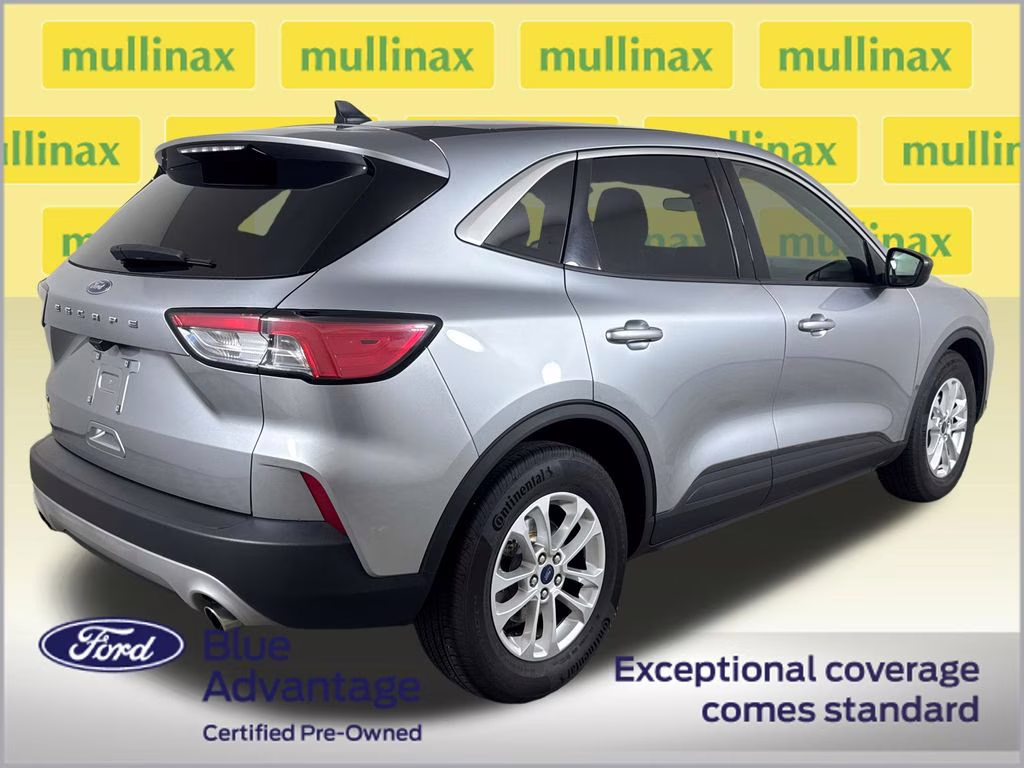 2022 Silver Metallic Ford Escape SE FWD SUV
