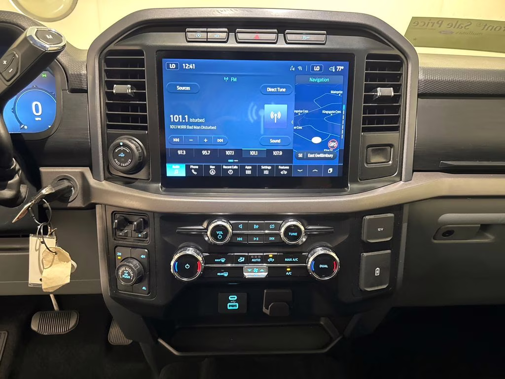 2024 Oxford White Ford F-150 XLT 4X4 Truck