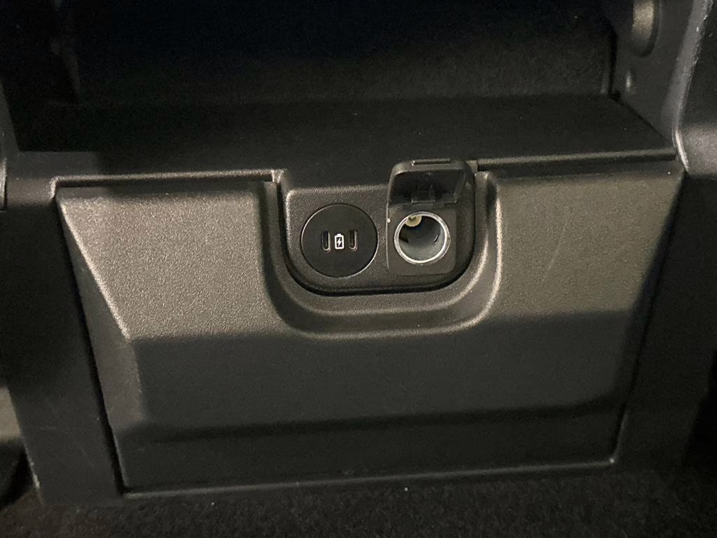 2024 Oxford White Ford F-150 XLT 4X4 Truck