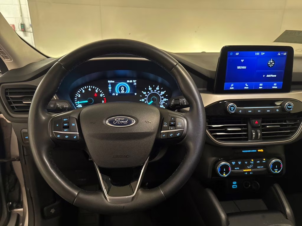 2022 Silver Metallic Ford Escape SE FWD SUV