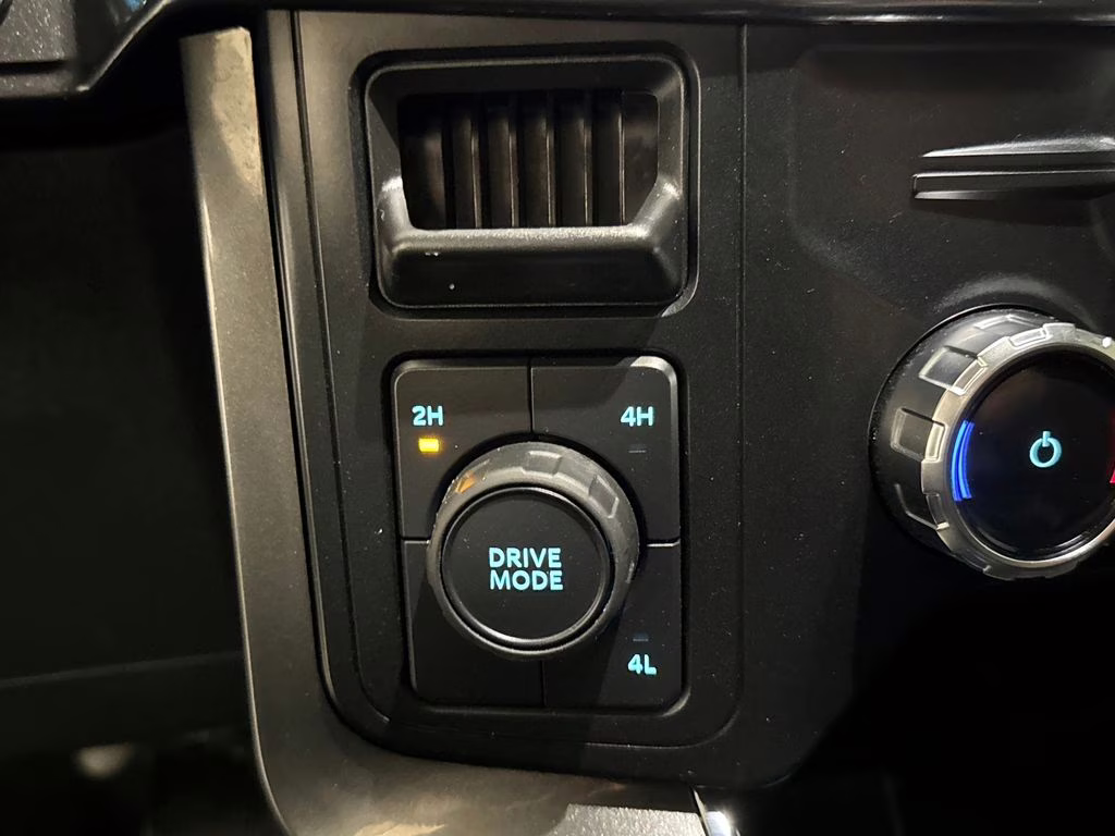 2023 Agate Black Metallic Ford F-150 XLT 4X4 Truck