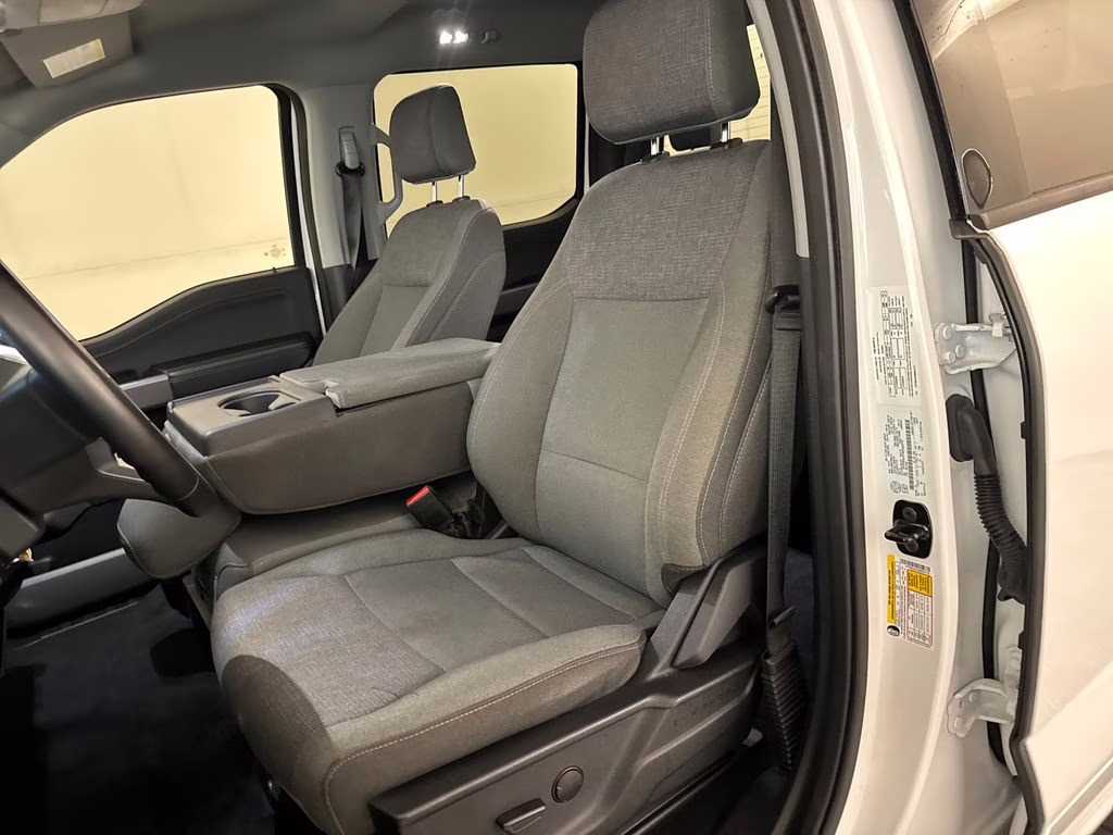 2024 Oxford White Ford F-150 XLT 4X4 Truck