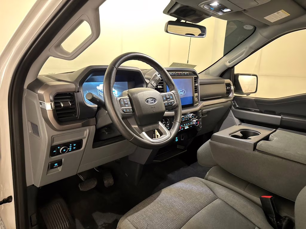 2024 Oxford White Ford F-150 XLT 4X4 Truck