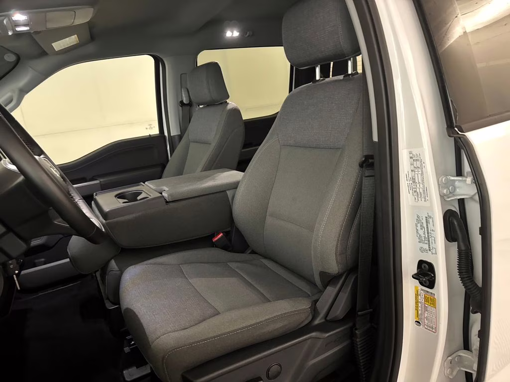 2025 Oxford White Ford F-150 XLT 4X4 Truck