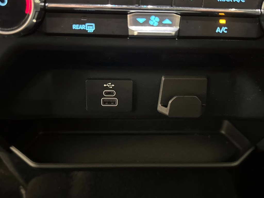 2025 Oxford White Ford F-150 XLT 4X4 Truck