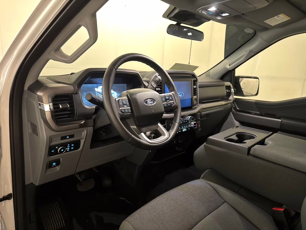 2025 Oxford White Ford F-150 XLT 4X4 Truck